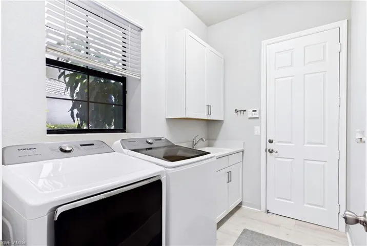 10091 Chesapeake Bay Dr, Fort Myers, Florida 33913