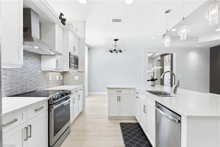 10091 Chesapeake Bay Dr, Fort Myers, Florida 33913