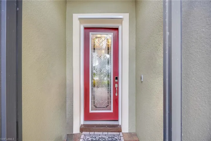 1602  Santiago  CIR, Naples, FL 34113