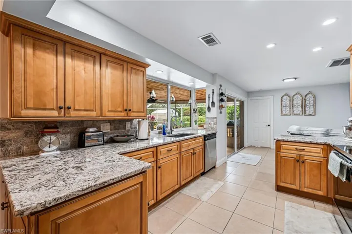 6519 E Town And River Rd, Fort Myers, Florida 33919