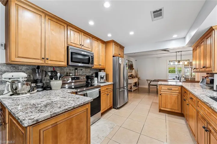 6519 E Town And River Rd, Fort Myers, Florida 33919