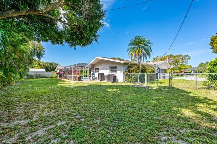 6519 E Town And River Rd, Fort Myers, Florida 33919