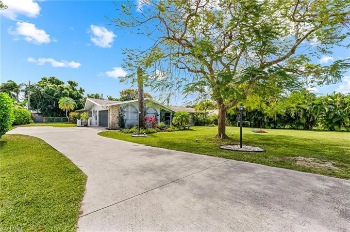 6519 E Town And River Rd, Fort Myers, Florida 33919