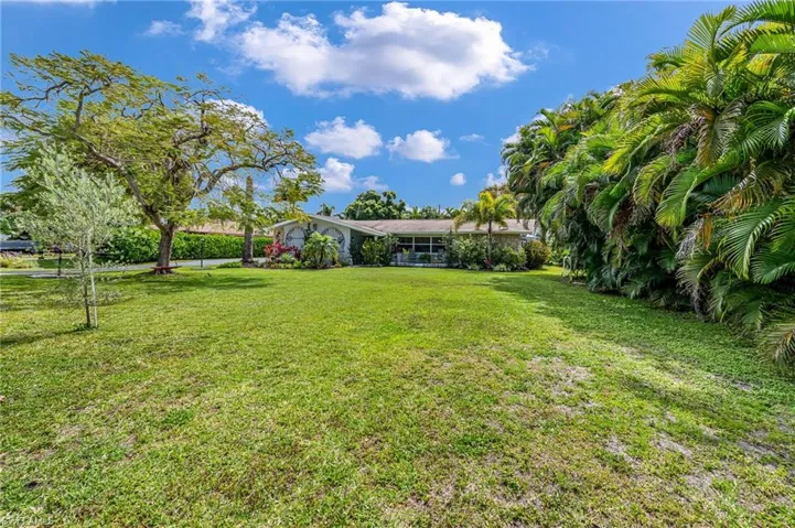 6519 E Town And River Rd, Fort Myers, Florida 33919