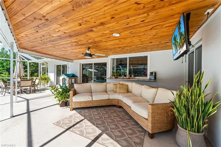 6519 E Town And River Rd, Fort Myers, Florida 33919