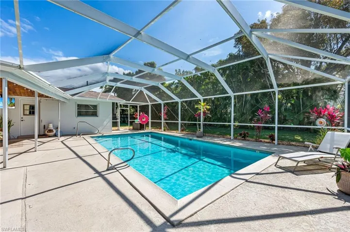 6519 E Town And River Rd, Fort Myers, Florida 33919