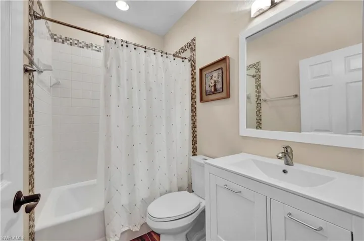 Guest bathroom.
