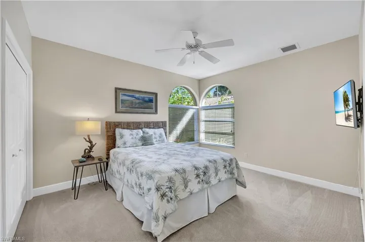 Lovely second bedroom with en suite bathroom.