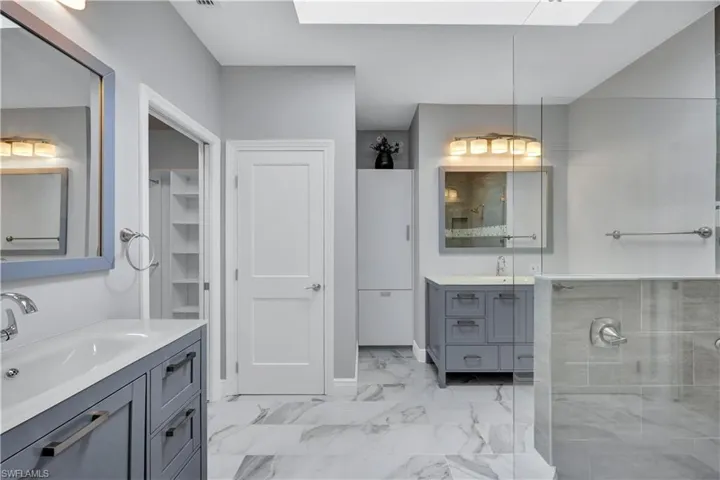 COMPLETELY updated bathroom - so luxurious!