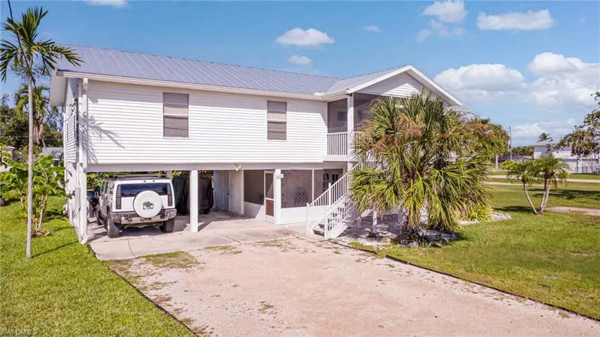 2471 Avocado St, St. James City, Florida 33956