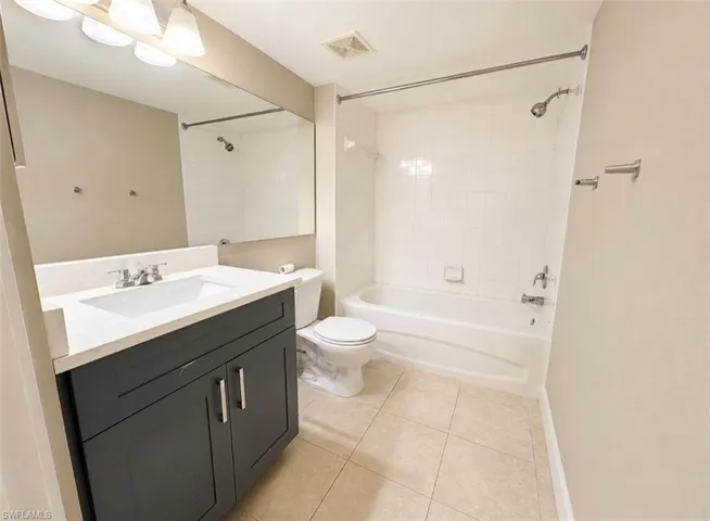 1205 Wildwood Lakes Blvd 203, Naples, Florida 34104