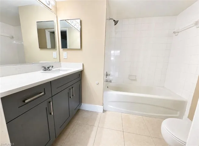 1205 Wildwood Lakes Blvd 203, Naples, Florida 34104