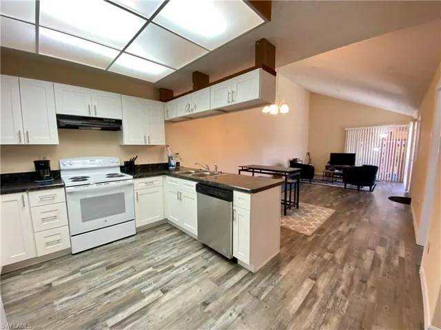 5606  Foxlake  DR, North Fort Myers, FL 33917