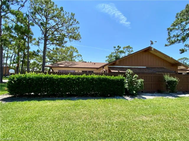 5606  Foxlake  DR, North Fort Myers, FL 33917