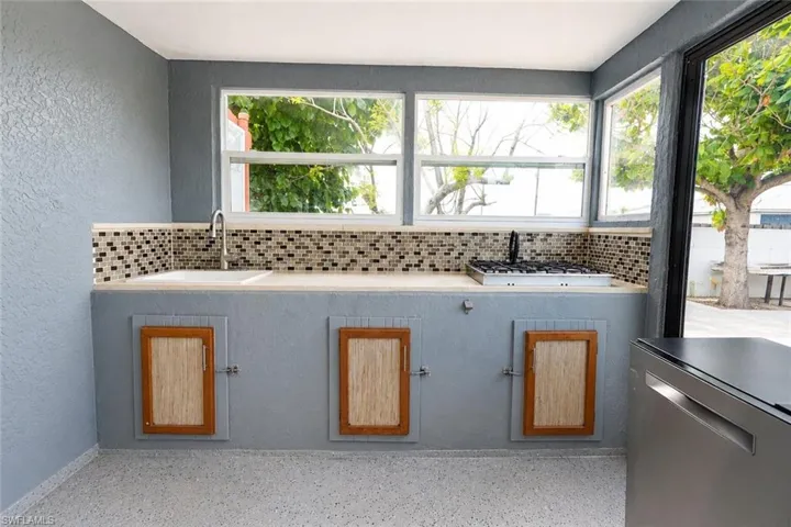 507 Diplomat Pkwy E, Cape Coral, Florida 33909