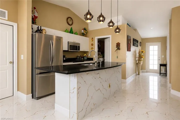 507 Diplomat Pkwy E, Cape Coral, Florida 33909
