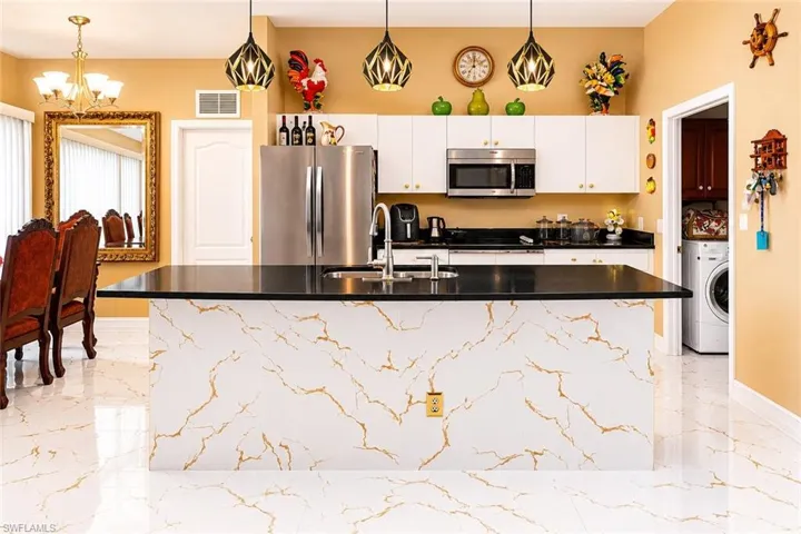 507 Diplomat Pkwy E, Cape Coral, Florida 33909