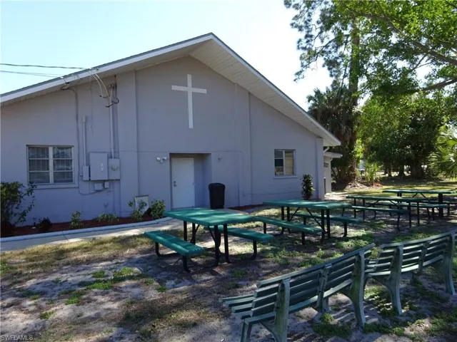Large outdoor Picnic area