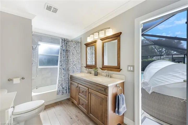 Guest bath with access to the pool area