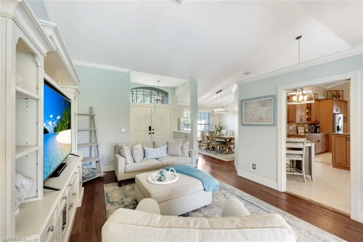 146 Plantation Cir, Naples, Florida 34104