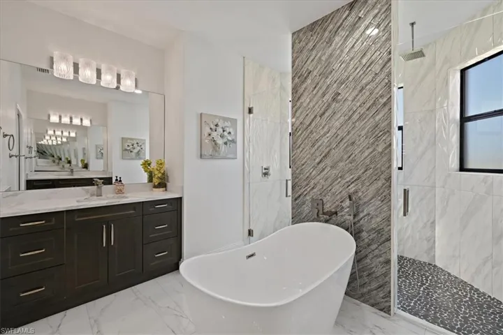 901 Nw 33rd Pl, Cape Coral, Florida 33993