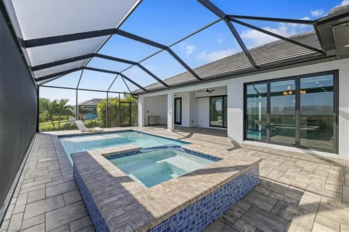 901 Nw 33rd Pl, Cape Coral, Florida 33993