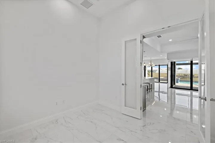 901 Nw 33rd Pl, Cape Coral, Florida 33993