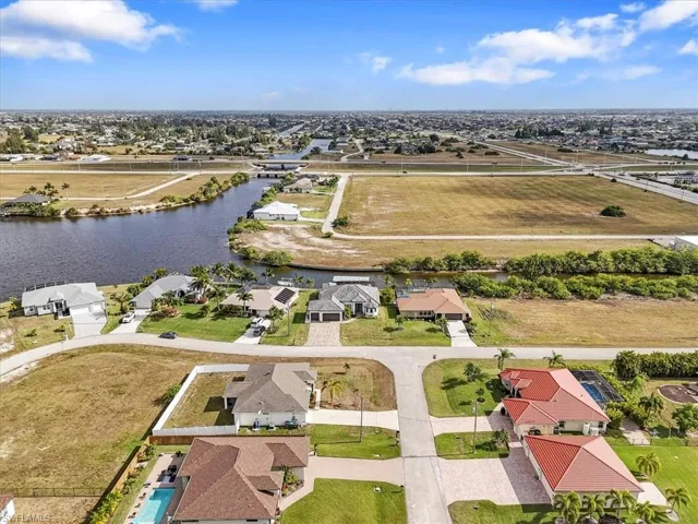 901 Nw 33rd Pl, Cape Coral, Florida 33993