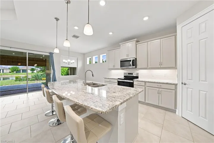 719 Heather Lake Ave, Cape Coral, Florida 33993