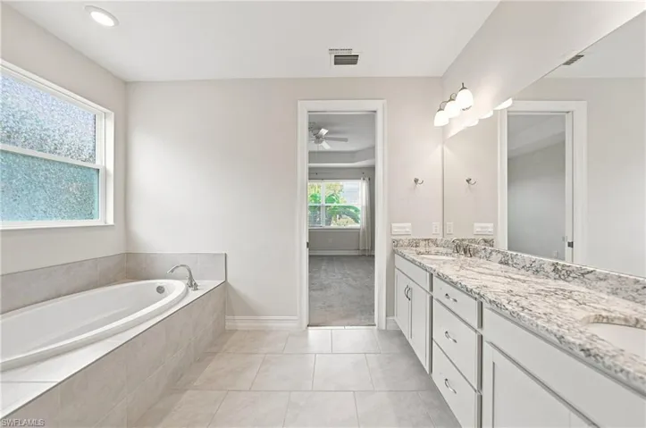 719 Heather Lake Ave, Cape Coral, Florida 33993