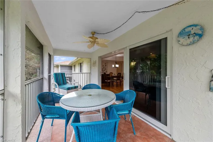 Sunroom / solarium with ceiling fan