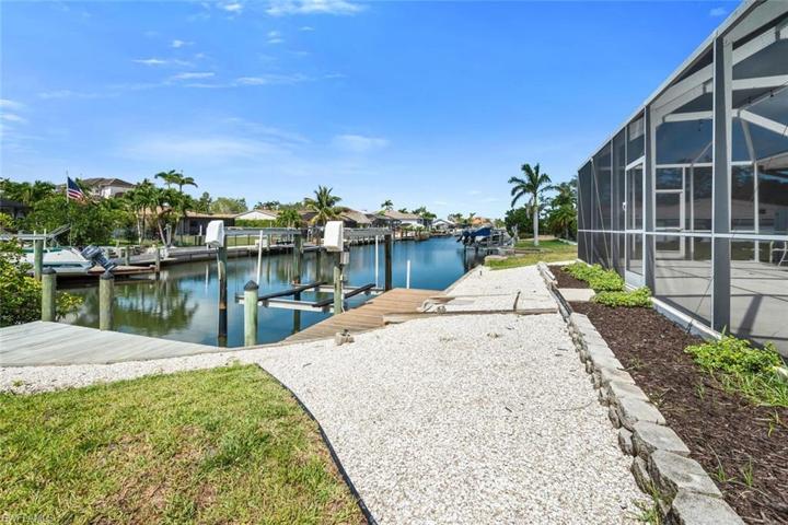 DIRECT GULF ACCESS View of Canal and only 5 minutes to Gulf of Mexico
