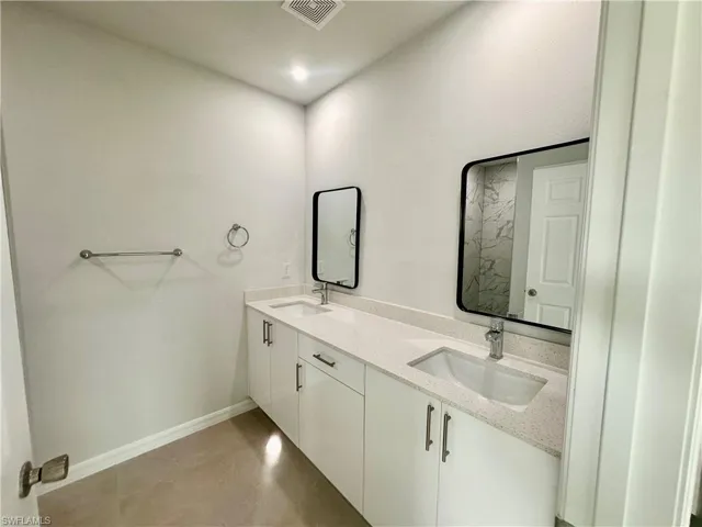 2nd Bathroom
