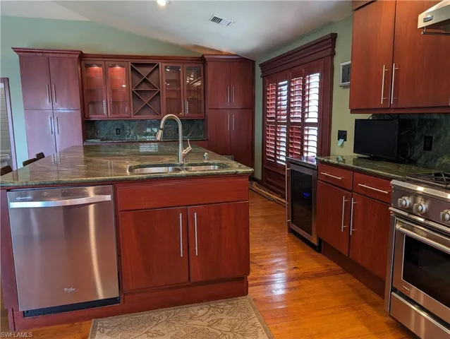 Island Sink and Dishwasher