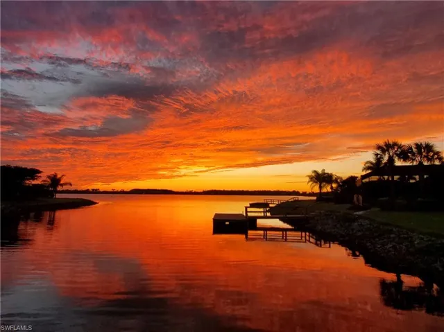 Gorgeous sunsets from your lanai!