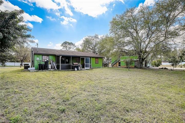 4212  4th W ST, Lehigh Acres, FL 33971