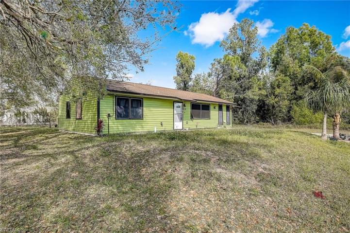 4212  4th W ST, Lehigh Acres, FL 33971