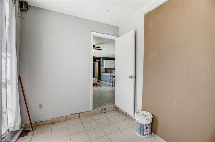 4212  4th W ST, Lehigh Acres, FL 33971
