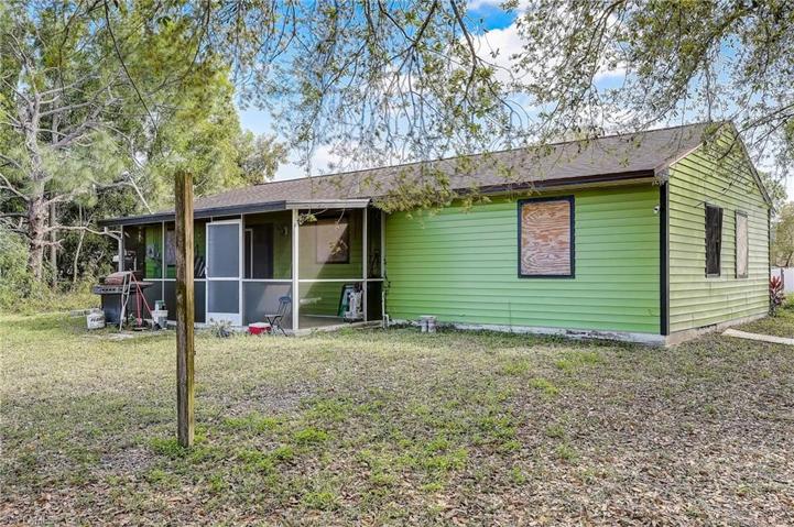 4212  4th W ST, Lehigh Acres, FL 33971