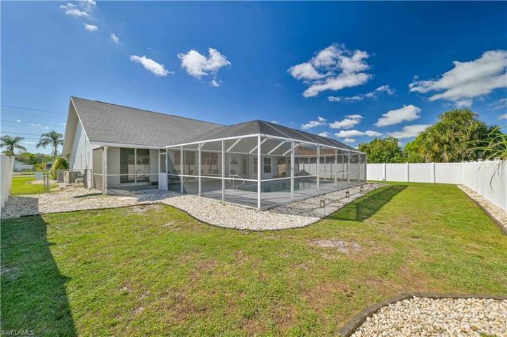2516  6th W ST, Lehigh Acres, FL 33971