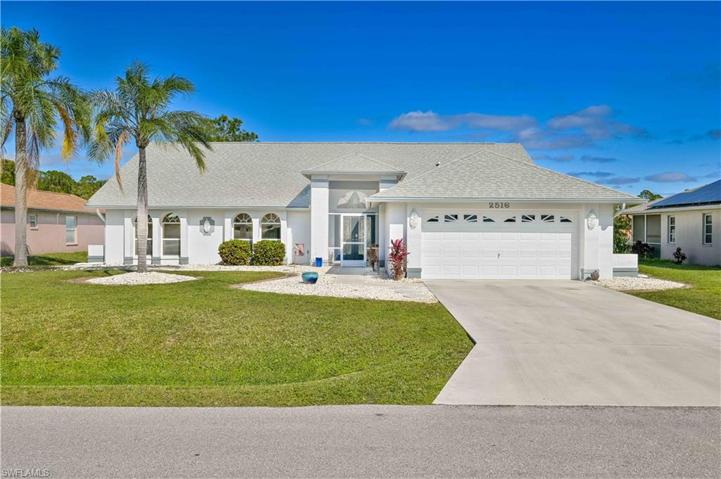 2516  6th W ST, Lehigh Acres, FL 33971
