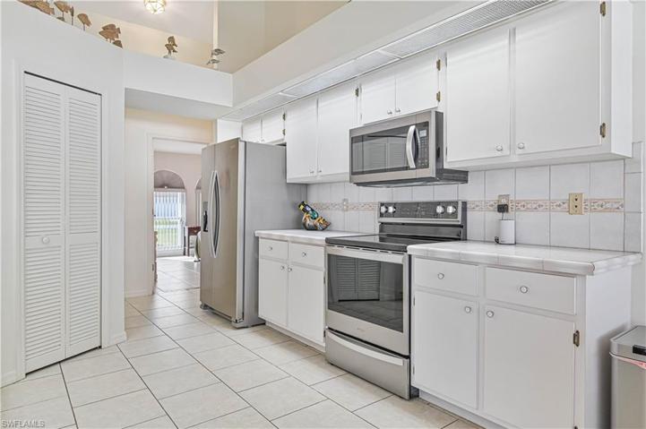 2516  6th W ST, Lehigh Acres, FL 33971