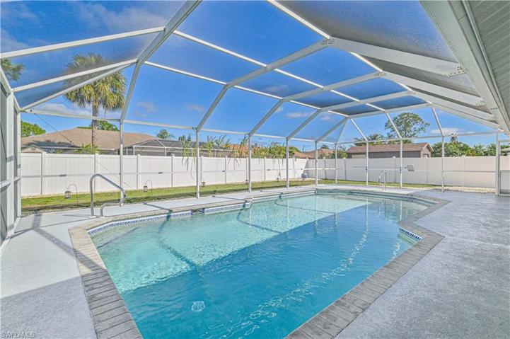 2516  6th W ST, Lehigh Acres, FL 33971
