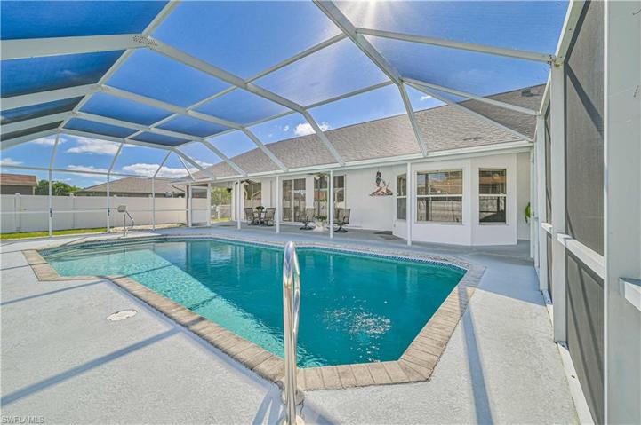 2516  6th W ST, Lehigh Acres, FL 33971