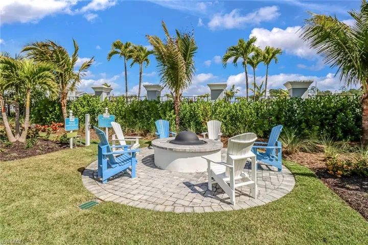 2665 Seychelles Cir 1907, Naples, Florida 34112