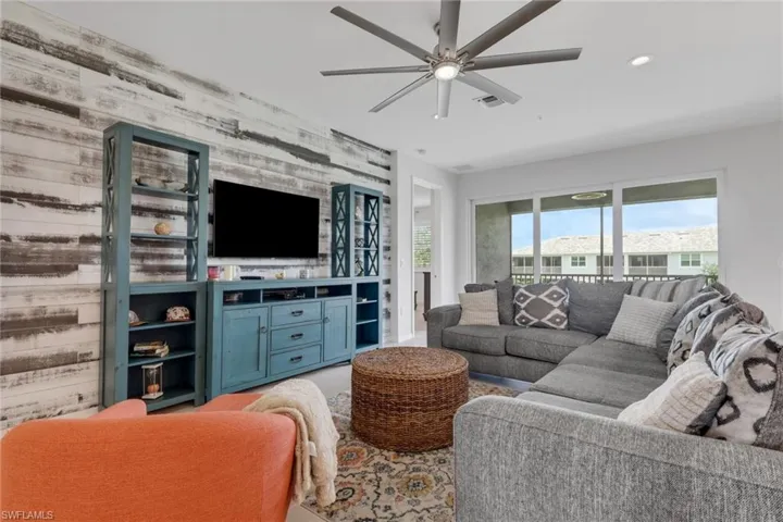2665 Seychelles Cir 1907, Naples, Florida 34112