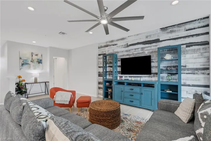 2665 Seychelles Cir 1907, Naples, Florida 34112