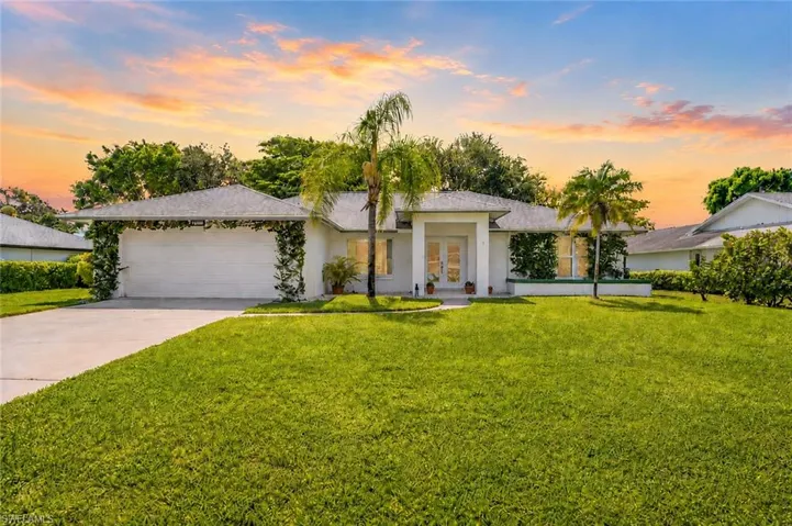 162 Westwood Dr, Naples, Florida 34110