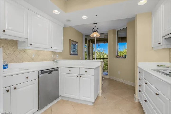 7225 Pelican Bay Blvd 204, Naples, Florida 34108