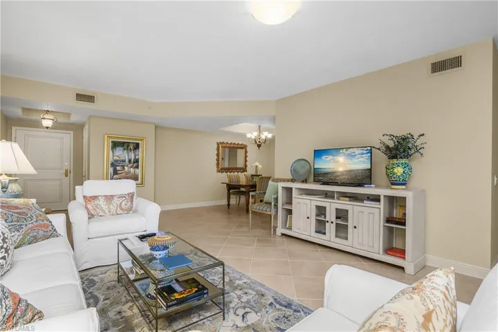 7225 Pelican Bay Blvd 204, Naples, Florida 34108